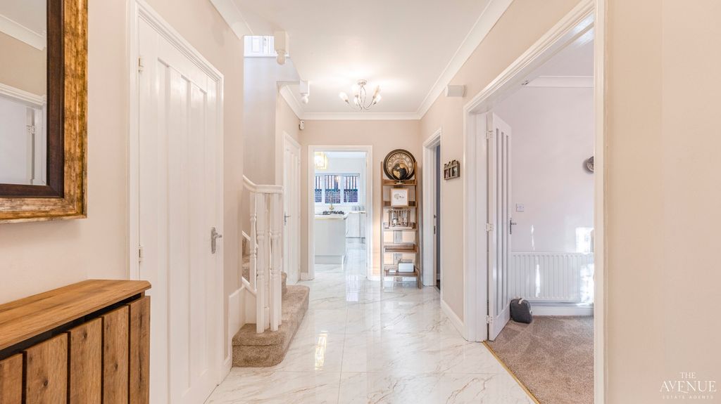 Property photo 2 of 31 4576254