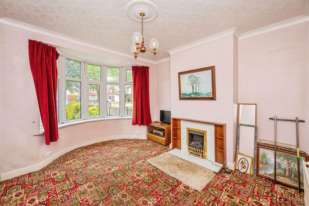 Property photo 2 of 20