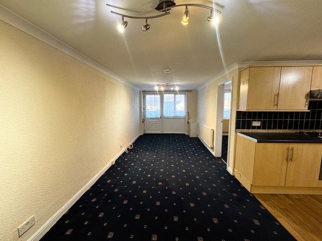 Property photo 2 of 7 Living Room