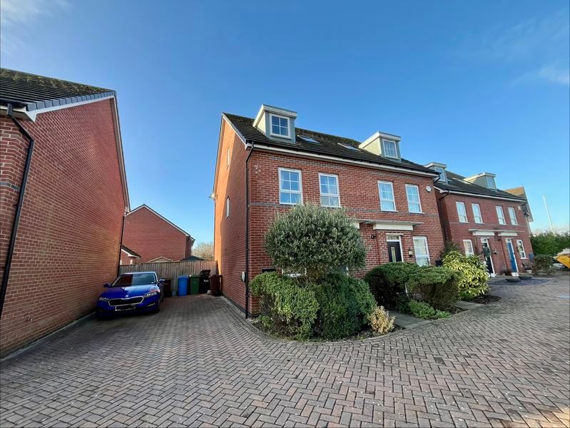 Property photo 1 of 19 Photo 23