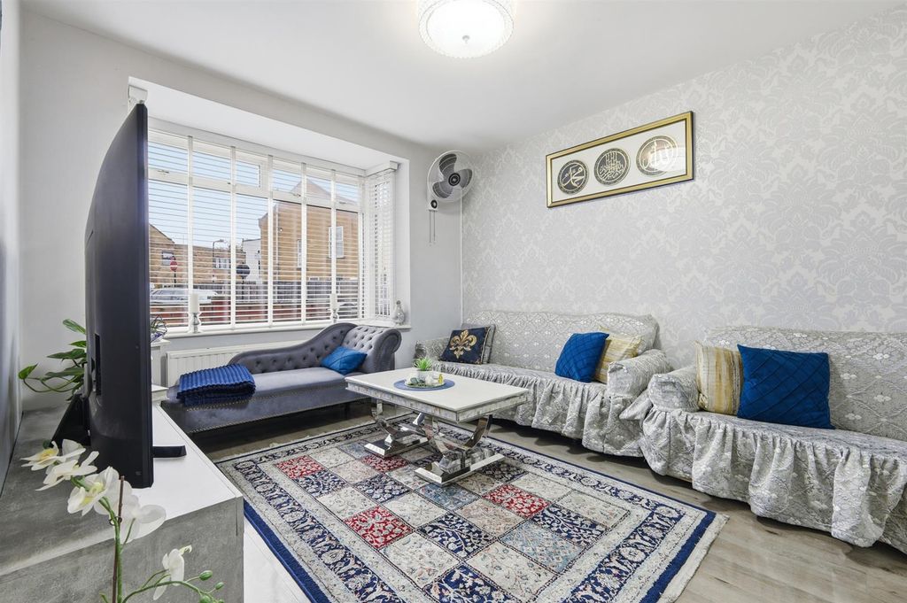 Property photo 2 of 41 4