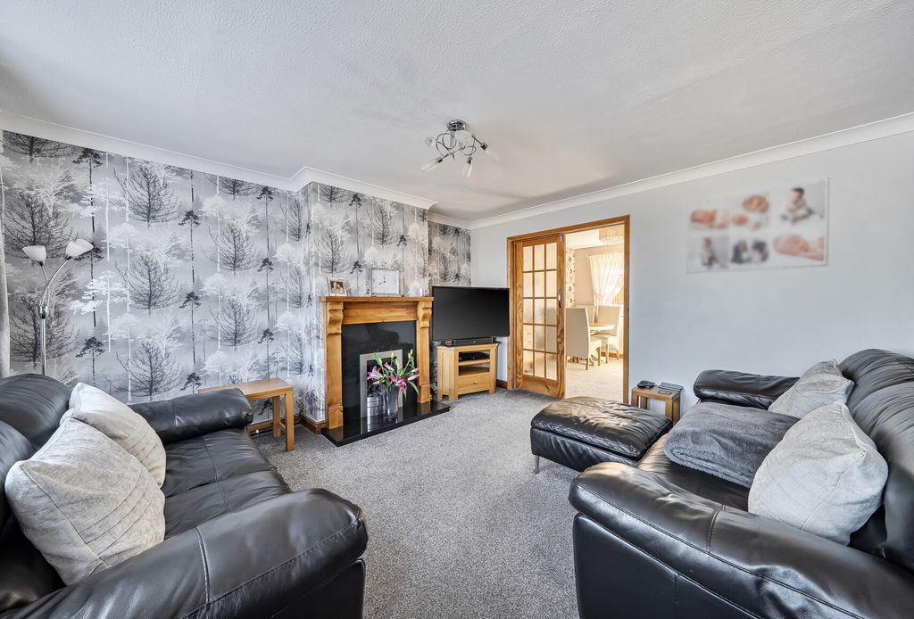 Property photo 3 of 17 1439330-8-69d639A...