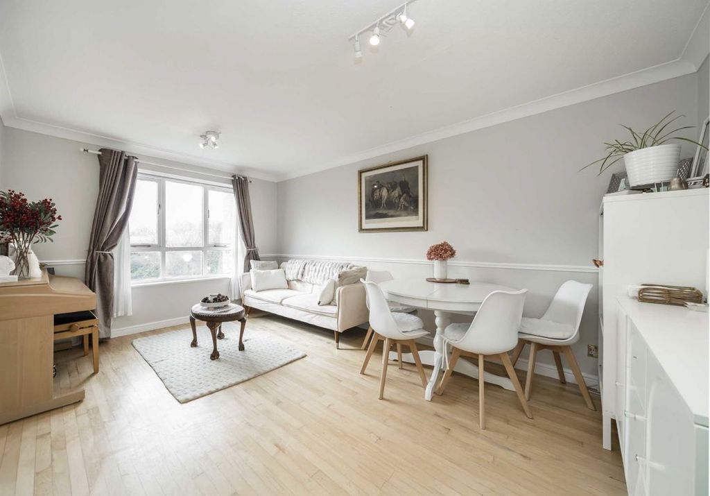 Property photo 2 of 7