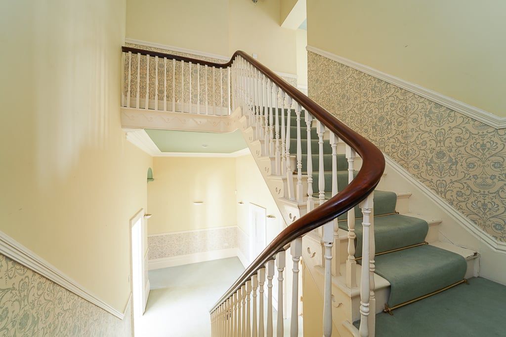 Property photo 3 of 18 Grand Staircase