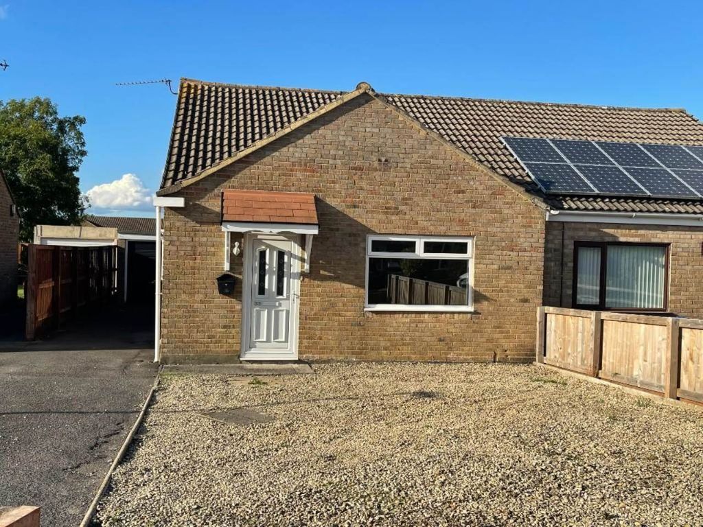 Property photo 1 of 12 Ext Bungalow Elm Leigh