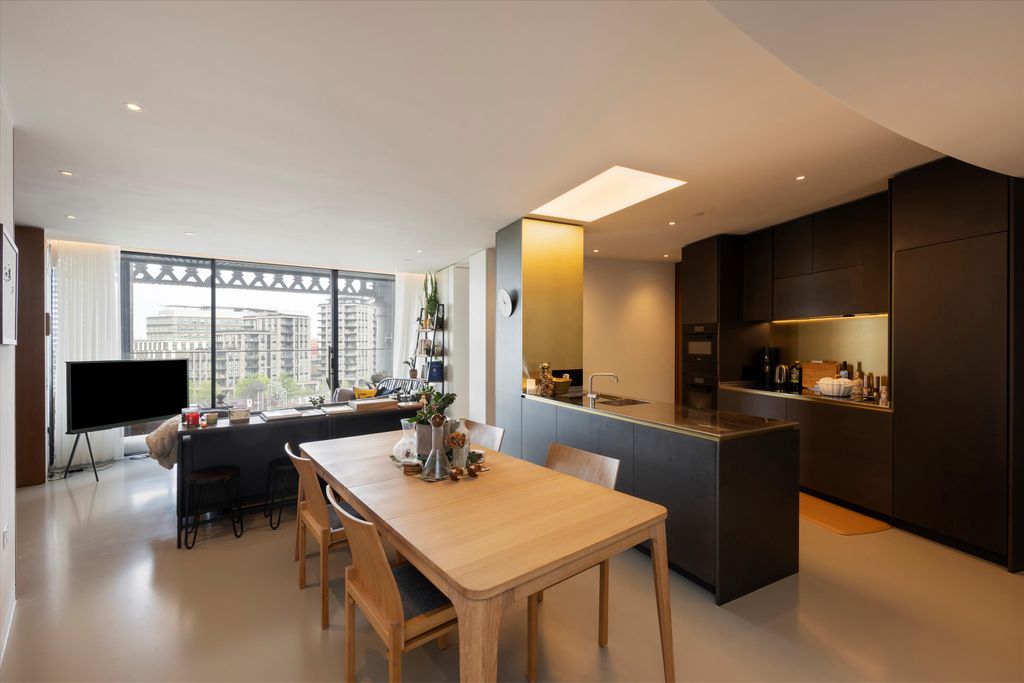 Property photo 2 of 28 Image