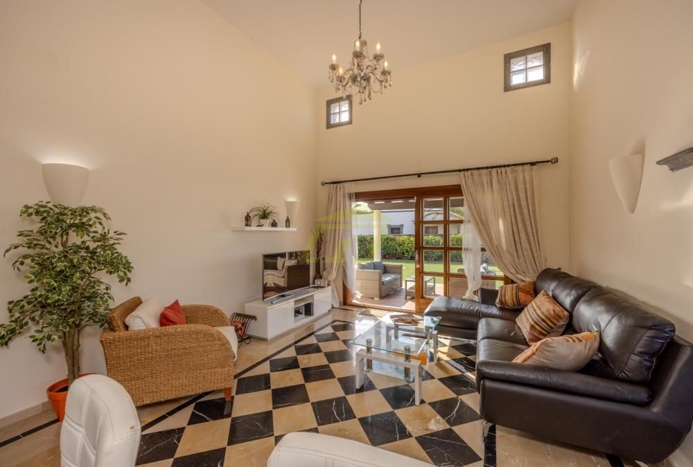 Property photo 2 of 24