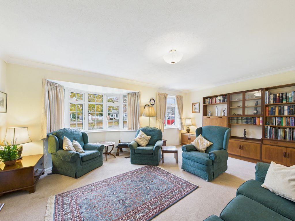 Property photo 2 of 14 Cam01354G0-Pr0607-Still015