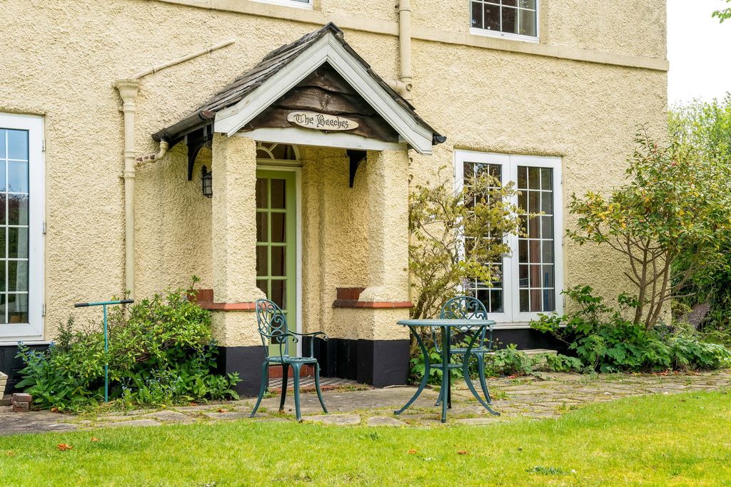 Property photo 3 of 53