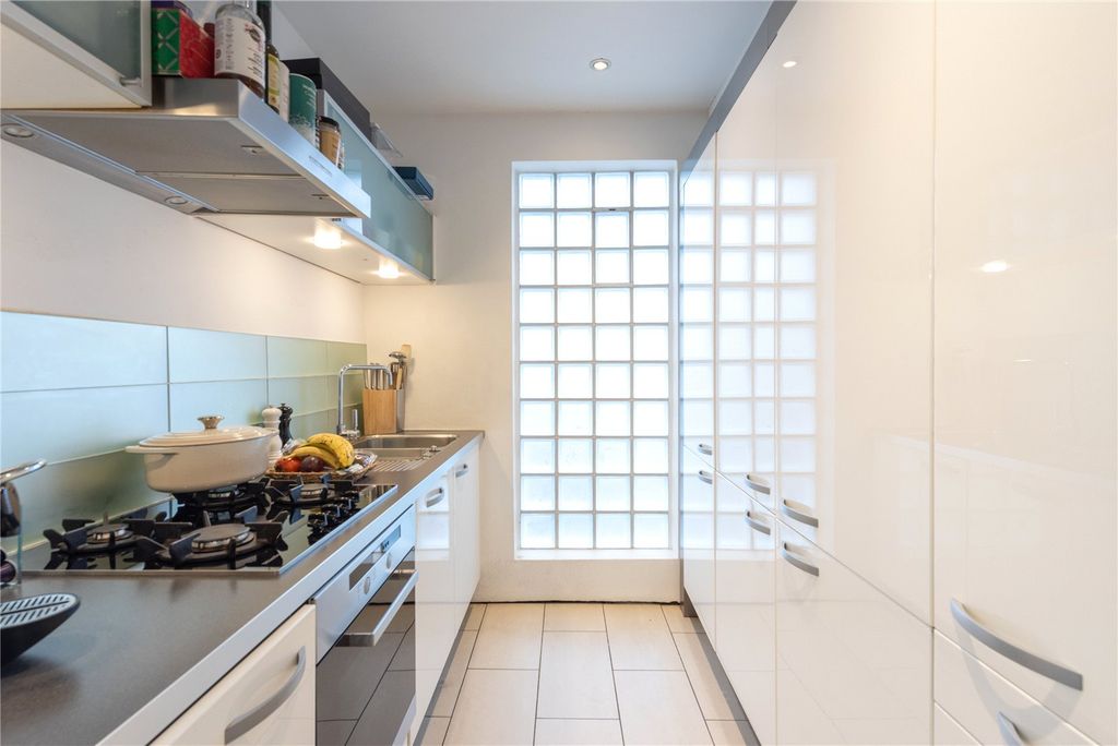 Property photo 3 of 18 Picture No. 14