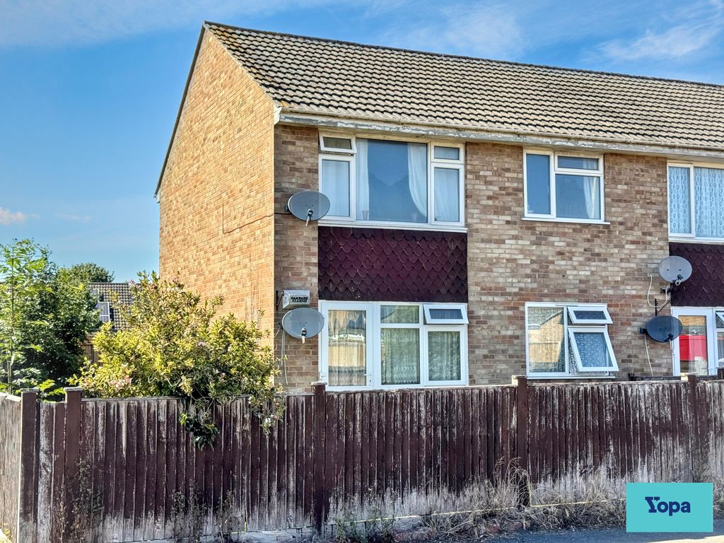 Property photo 1 of 16 Front Of First Floor Flat