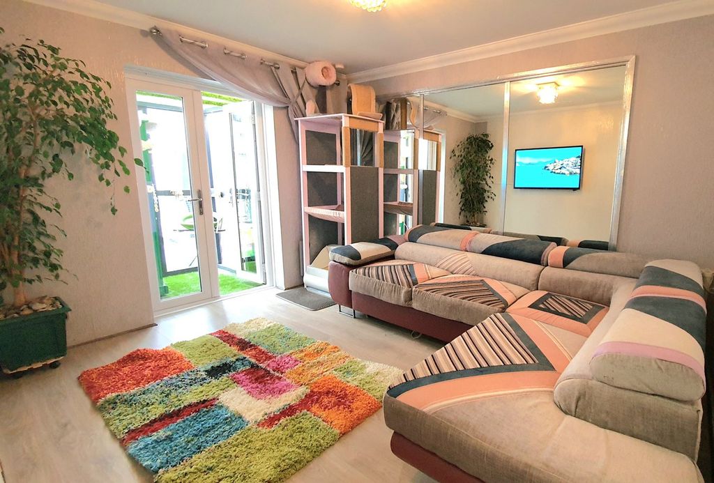 Property photo 3 of 20