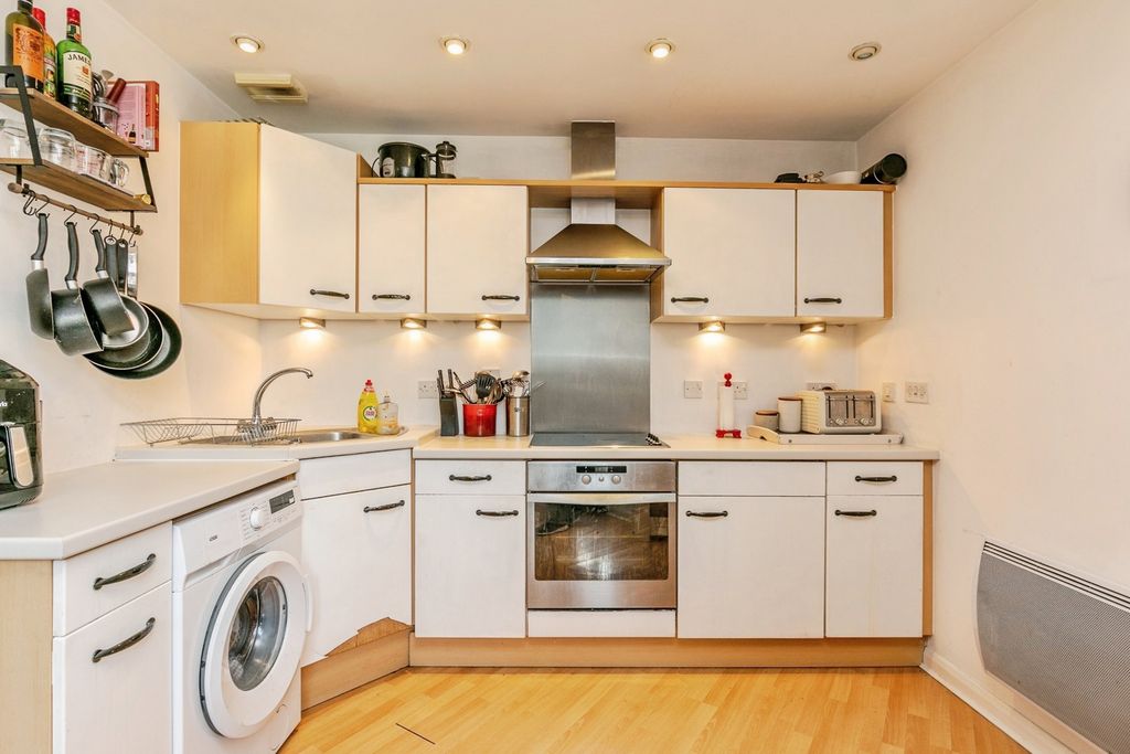 Property photo 3 of 11 Pbox-Img.Jpg