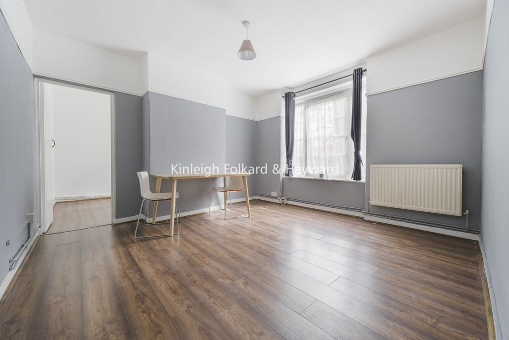 Property photo 2 of 8 5647E62E-3790-44B4-B