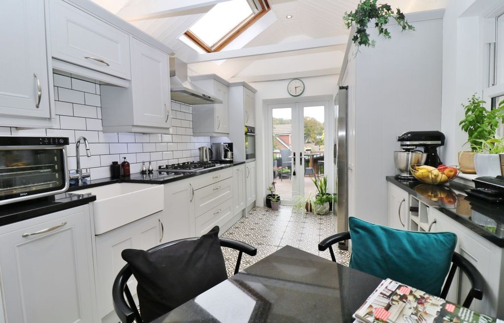 Property photo 2 of 23