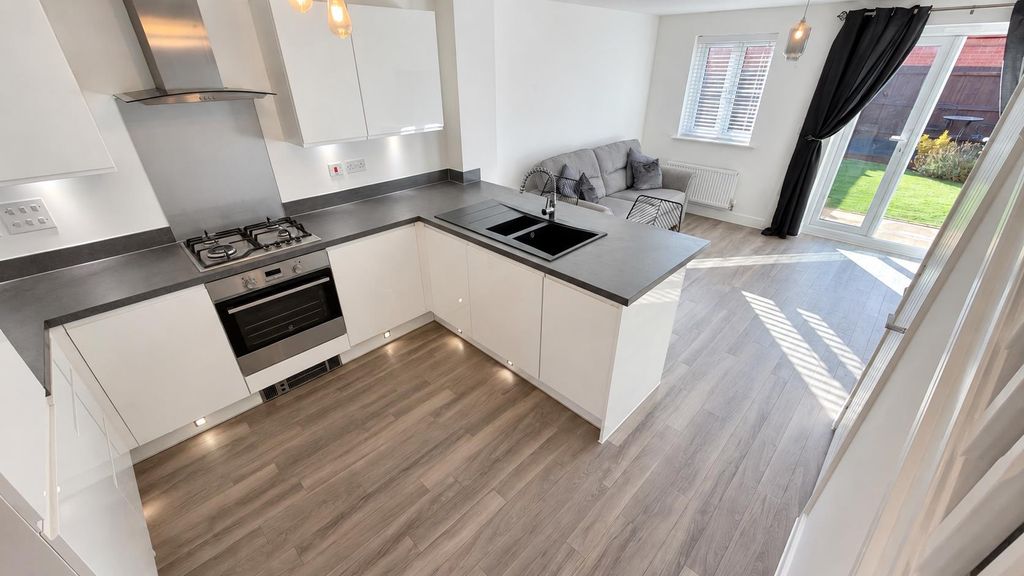 Property photo 2 of 17 Open Planned Kitchen/Lounge