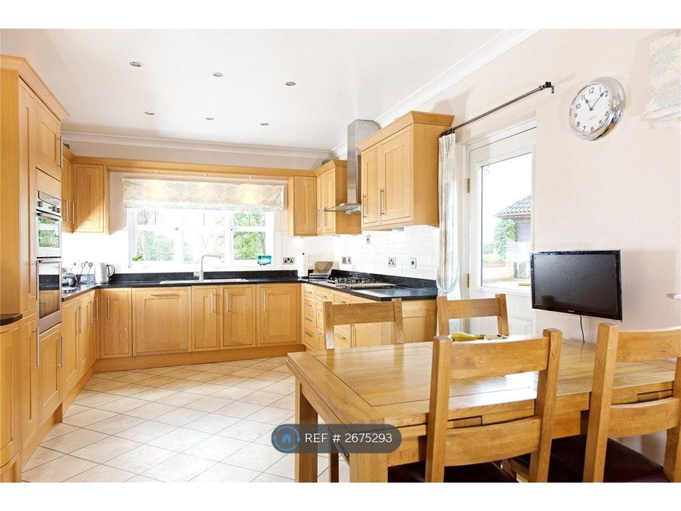Property photo 2 of 23 Large Kitchen + Pantry