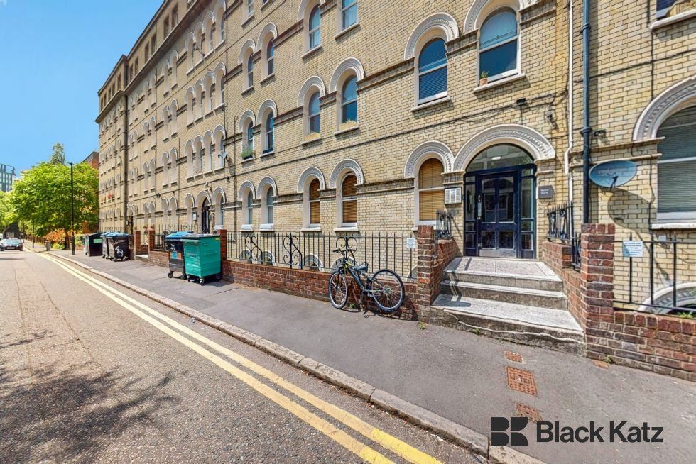 Property photo 2 of 13