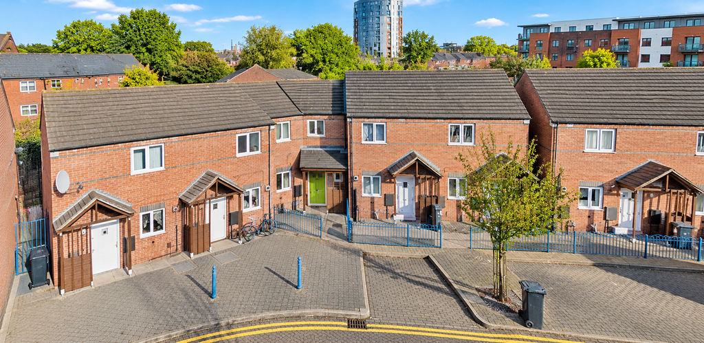 Property photo 1 of 17 37317420-2Fc2-4d00-B596-cc940F135E46