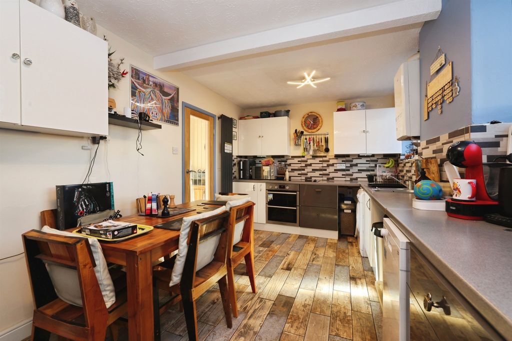 Property photo 3 of 16