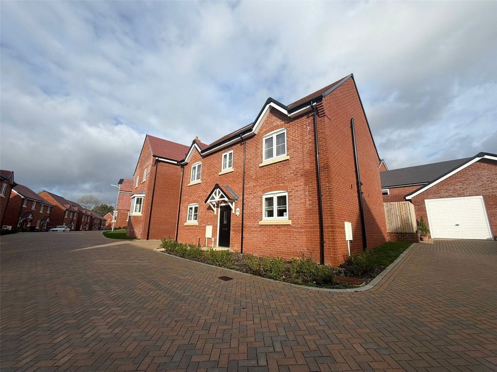 Property photo 1 of 9 Ridgeway