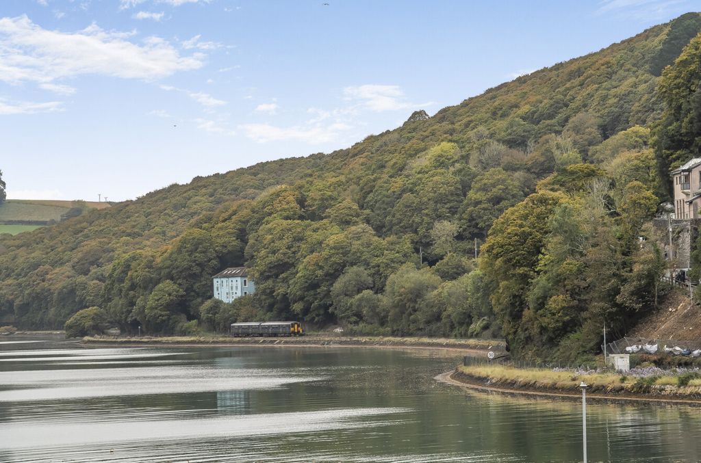 Property photo 2 of 14 River Views