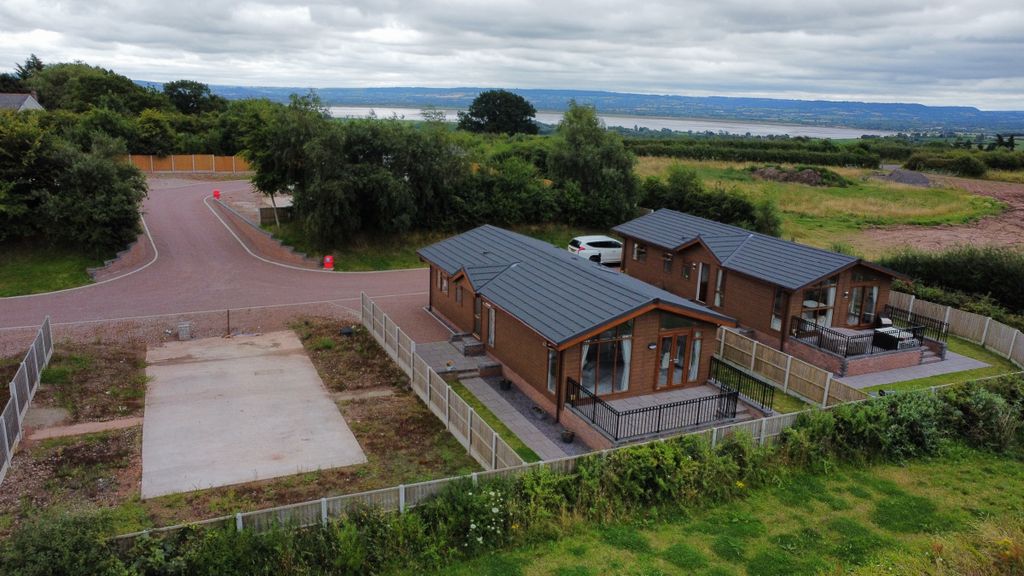 Property photo 2 of 31