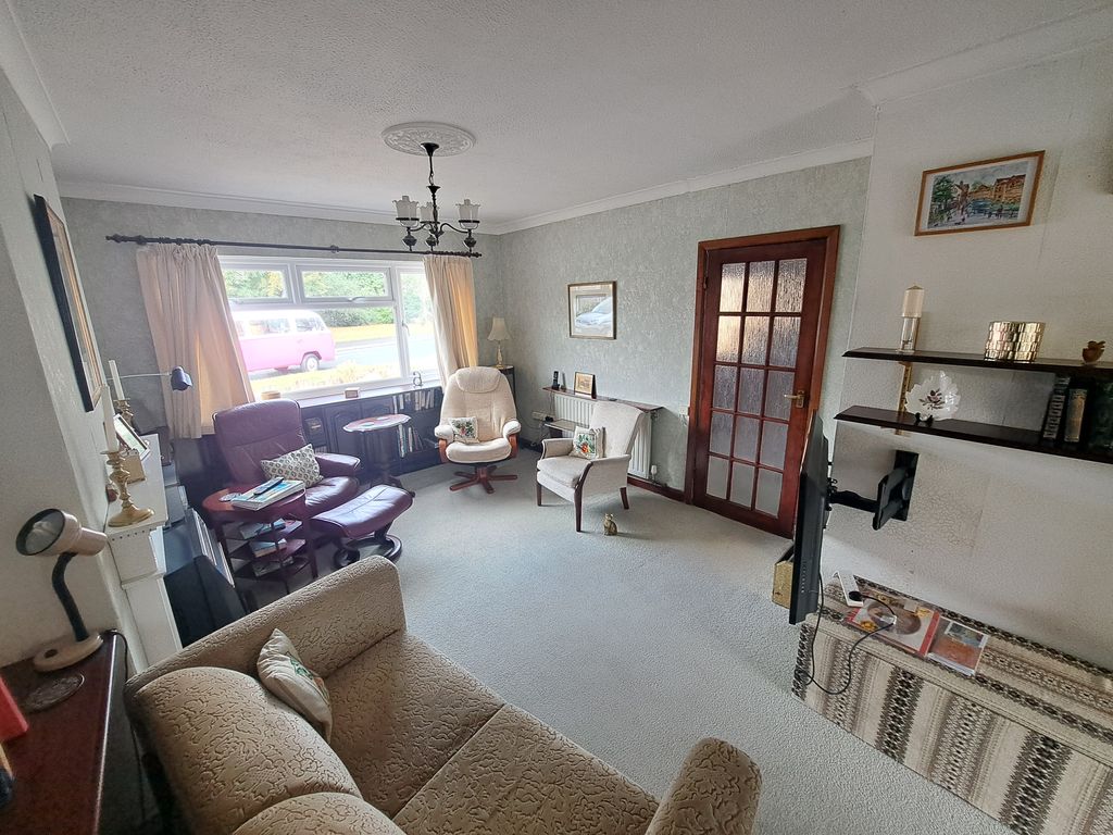 Property photo 2 of 16 Lounge