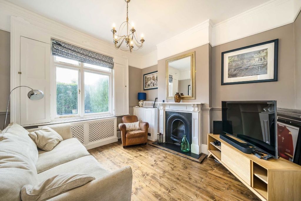 Property photo 2 of 7