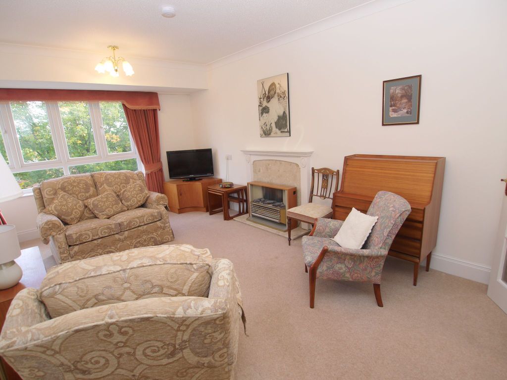 Property photo 2 of 11 Photograph 4