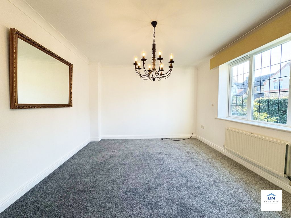 Property photo 3 of 14 Sitting Room