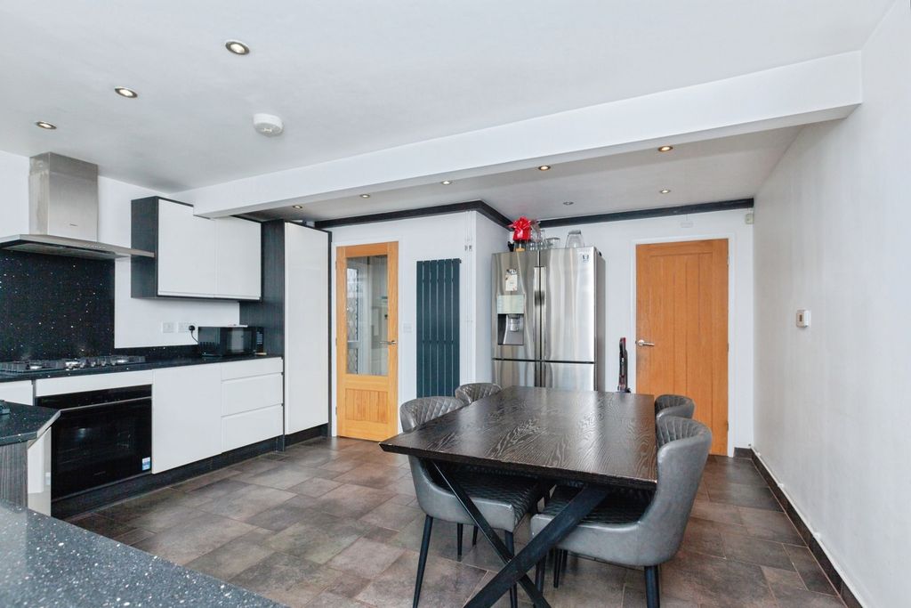 Property photo 2 of 19 Pbox-Img.Jpg