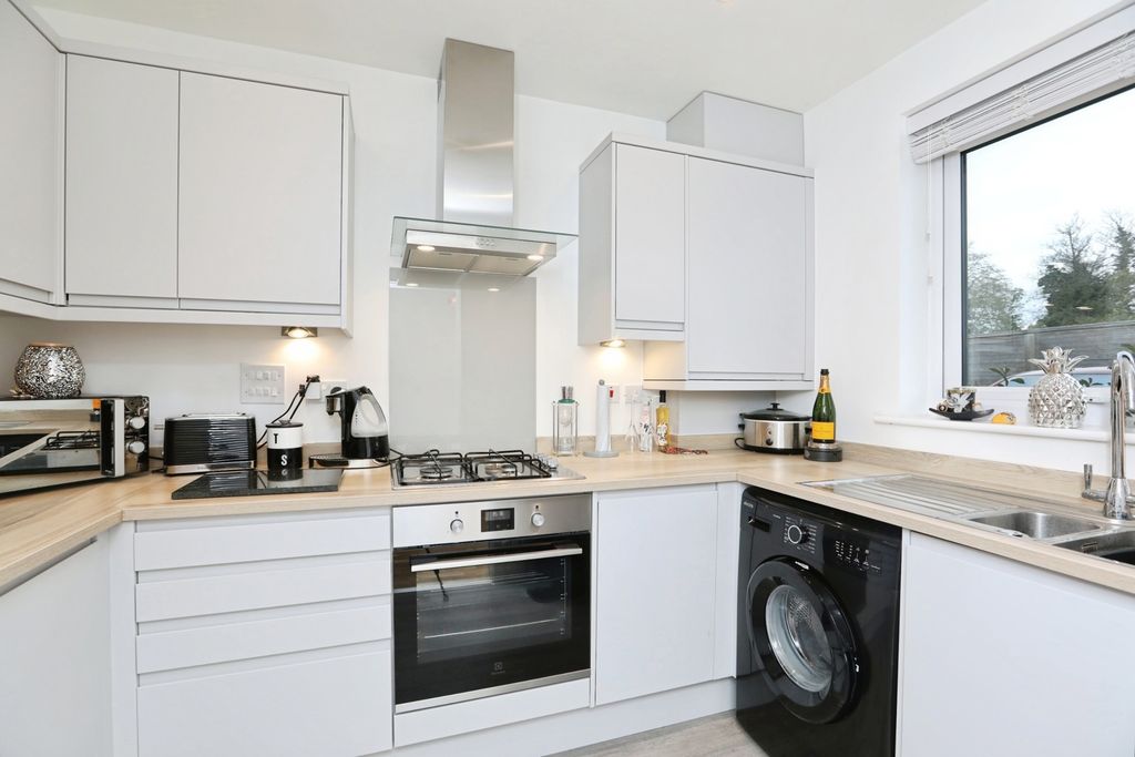 Property photo 3 of 17 Photo