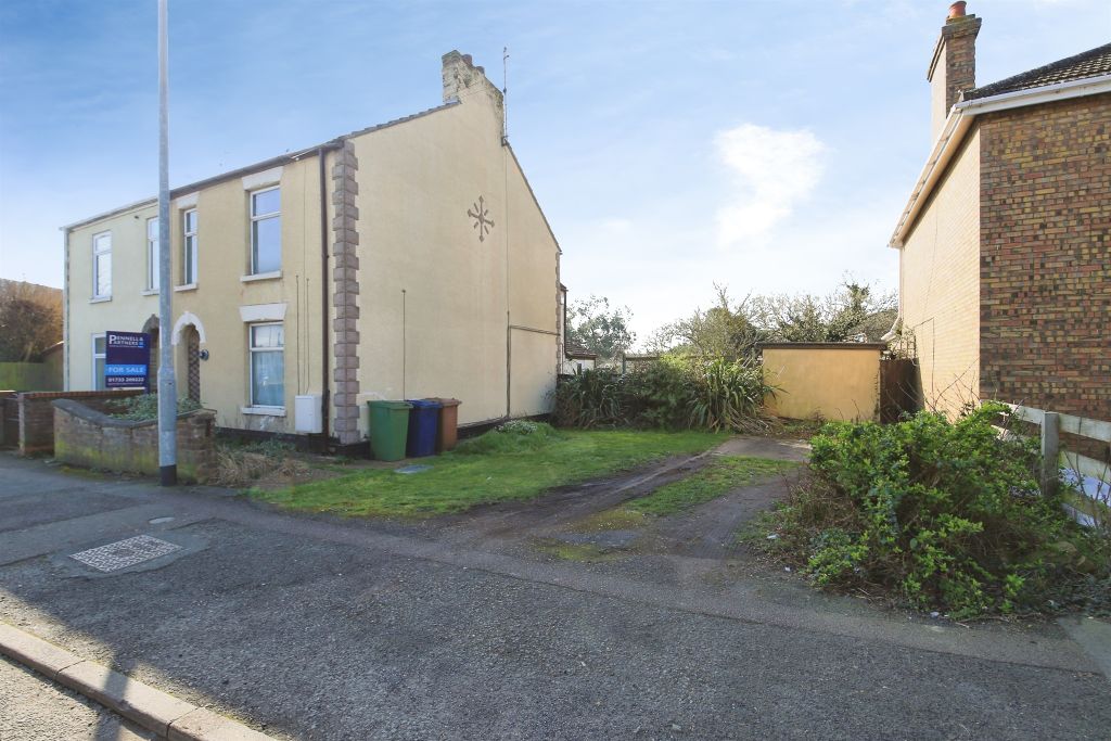 Property photo 2 of 16