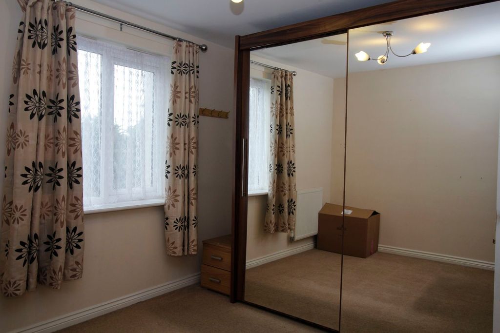 Additional image 7 of 2 bed flat for saleFlat, Red Shank House, Capstan Drive, Rainham RM13