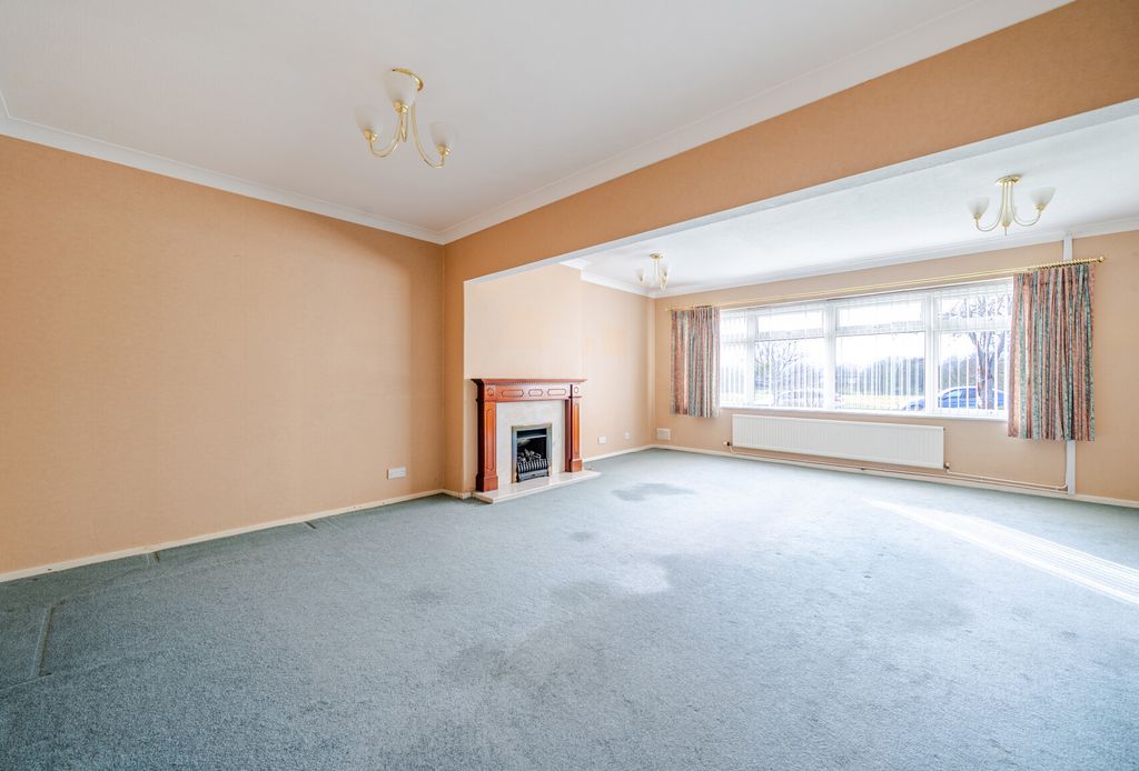 Property photo 3 of 13 1410946-1-6989Cdf...