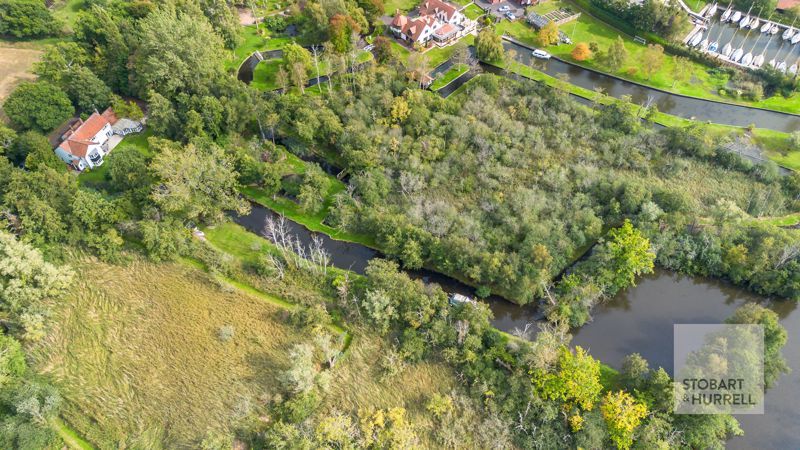 Property photo 1 of 47 Dyke