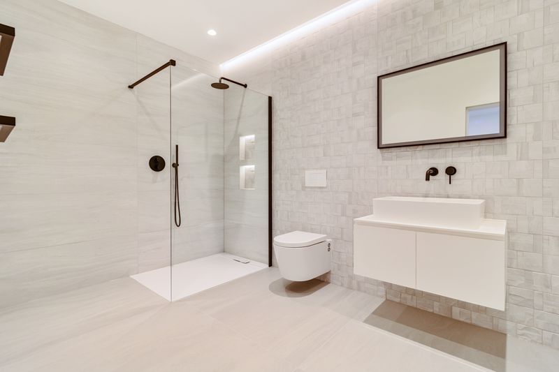 Property photo 3 of 25 Bathroom