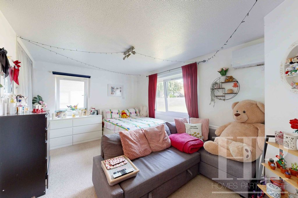 Property photo 2 of 7