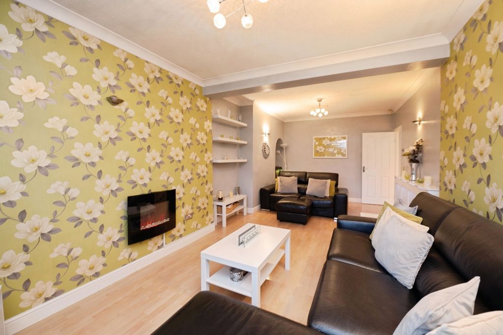 Property photo 3 of 20 Pbox-Img.Jpg