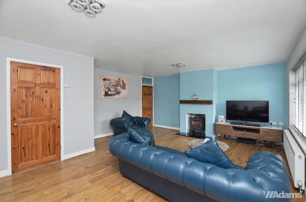 Property photo 2 of 25