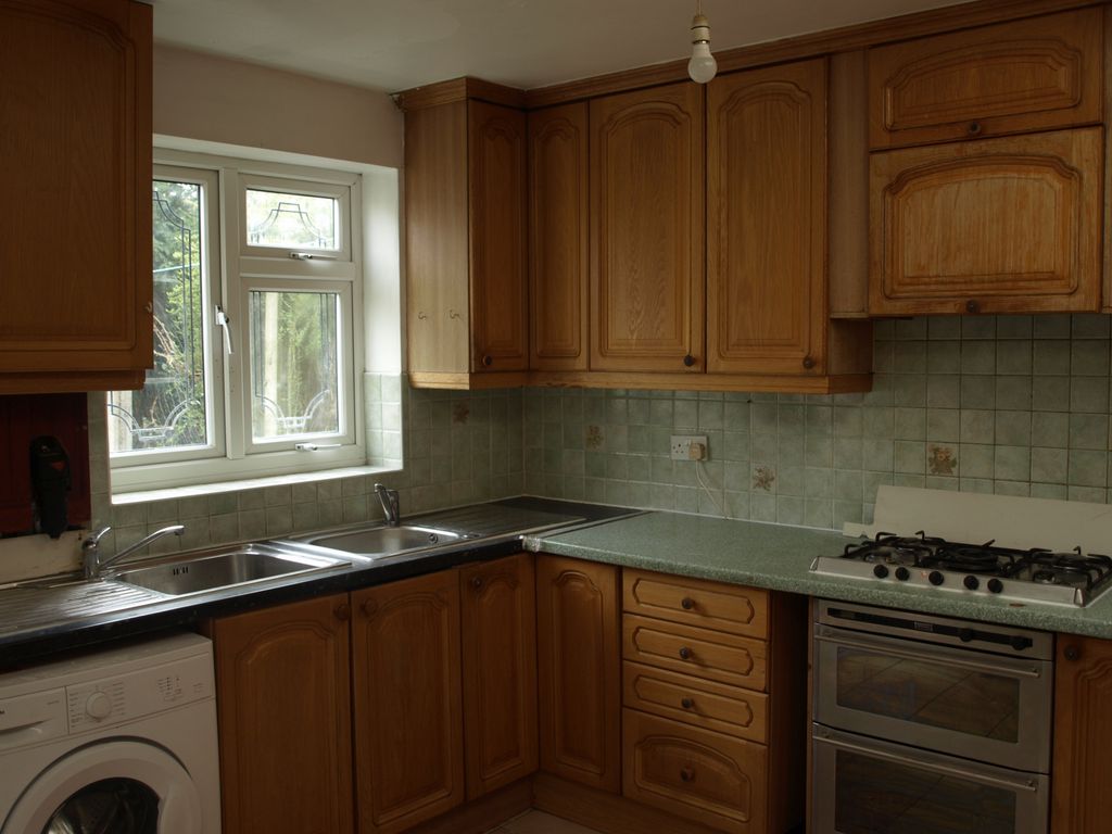 Property photo 3 of 8 Pic 2