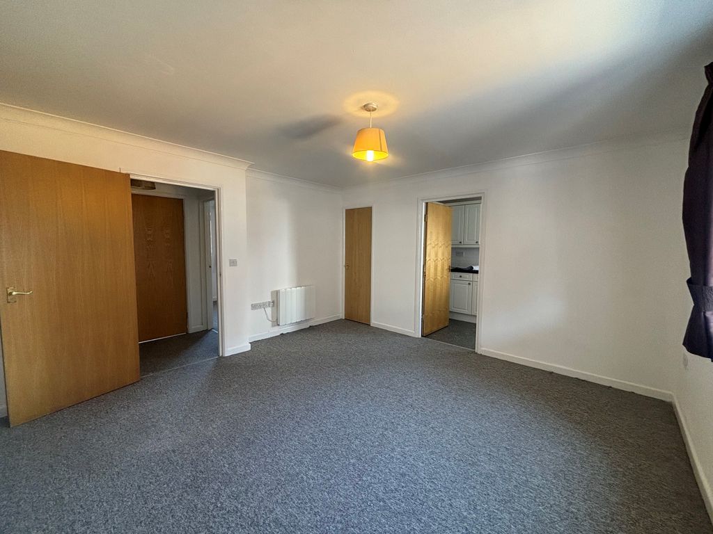Property photo 2 of 8