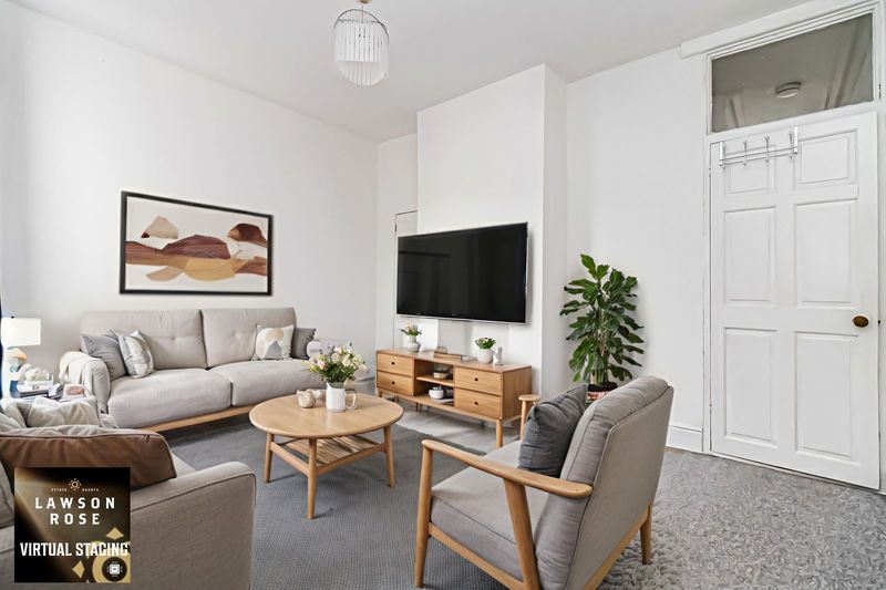 Property photo 3 of 14 .