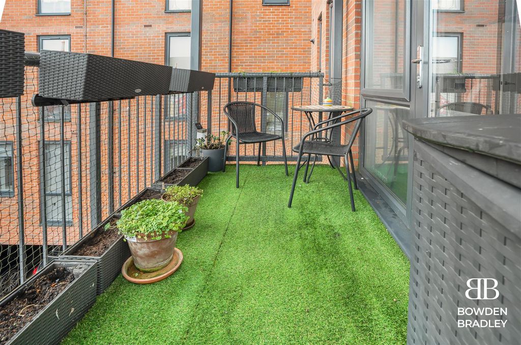 Property photo 3 of 13 Balcony