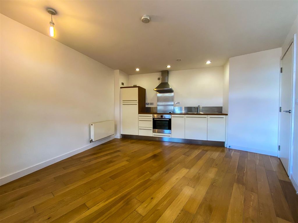 Property photo 3 of 9 Lounge