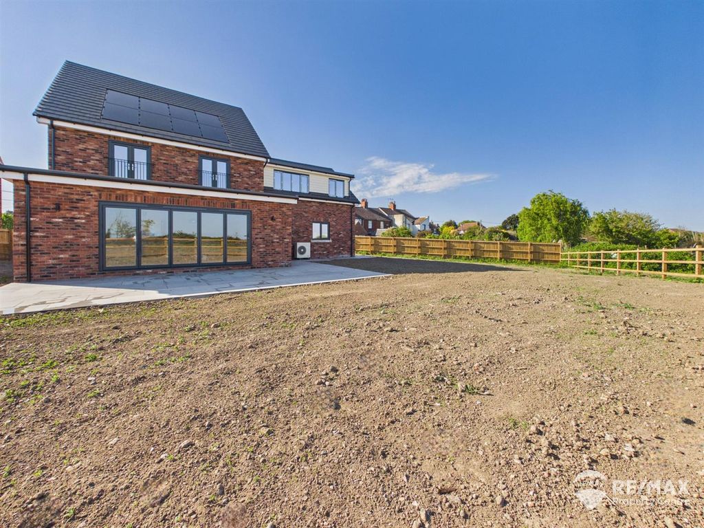 Additional image 27 of 5 bed detached house for saleOakley Gardens, Little Oakley, Harwich CO12