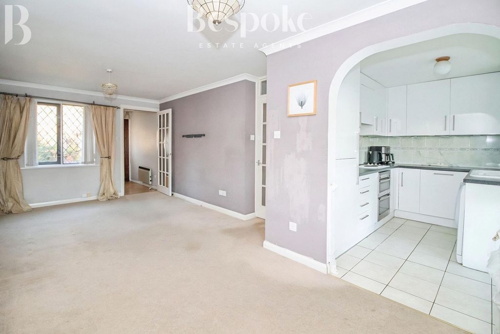 Property photo 2 of 27