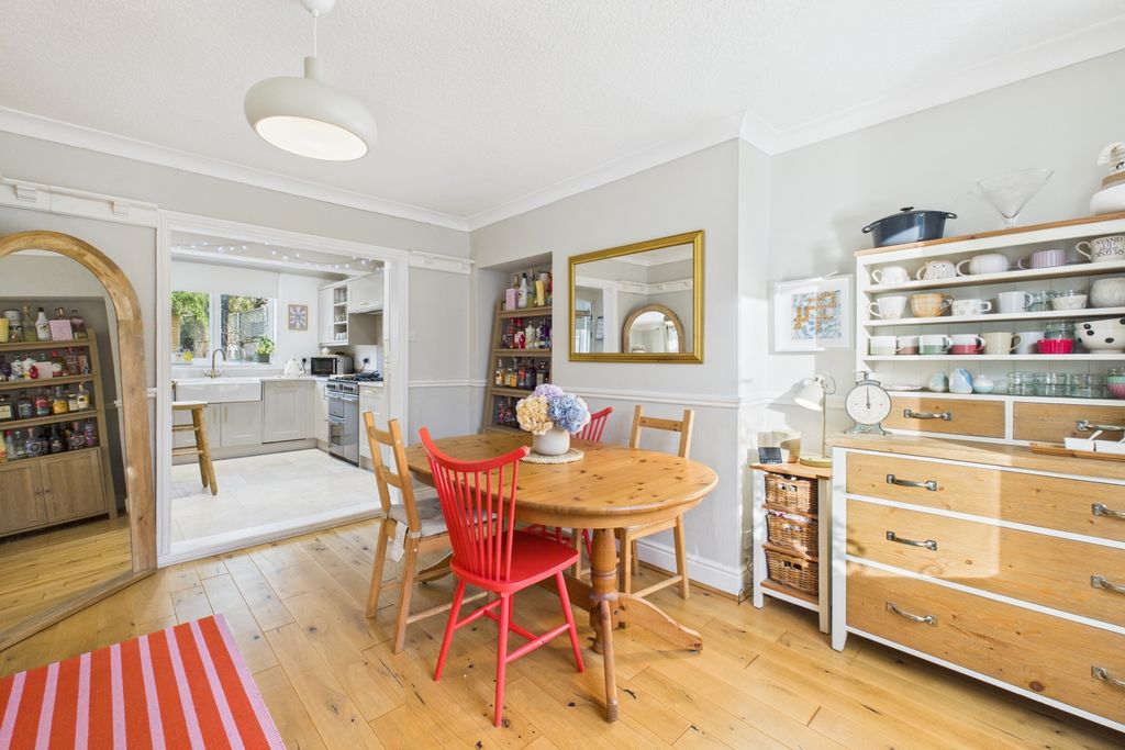 Property photo 2 of 24 Cam03162G0-Pr0367-Still011