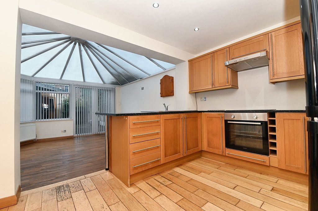 Property photo 2 of 23